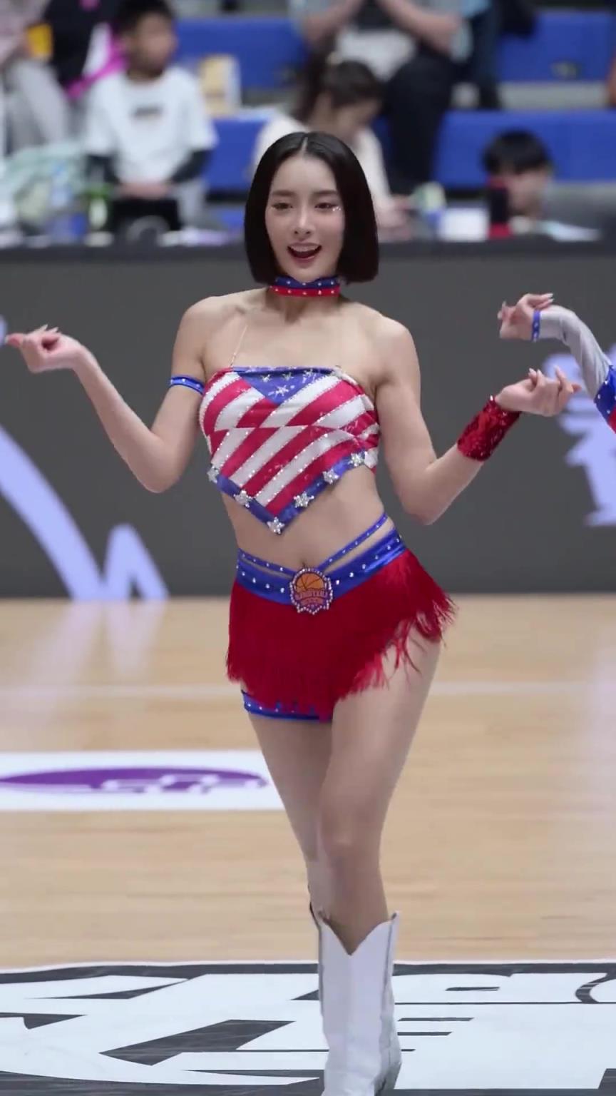 太離譜了 ！幾乎是完美女人！
